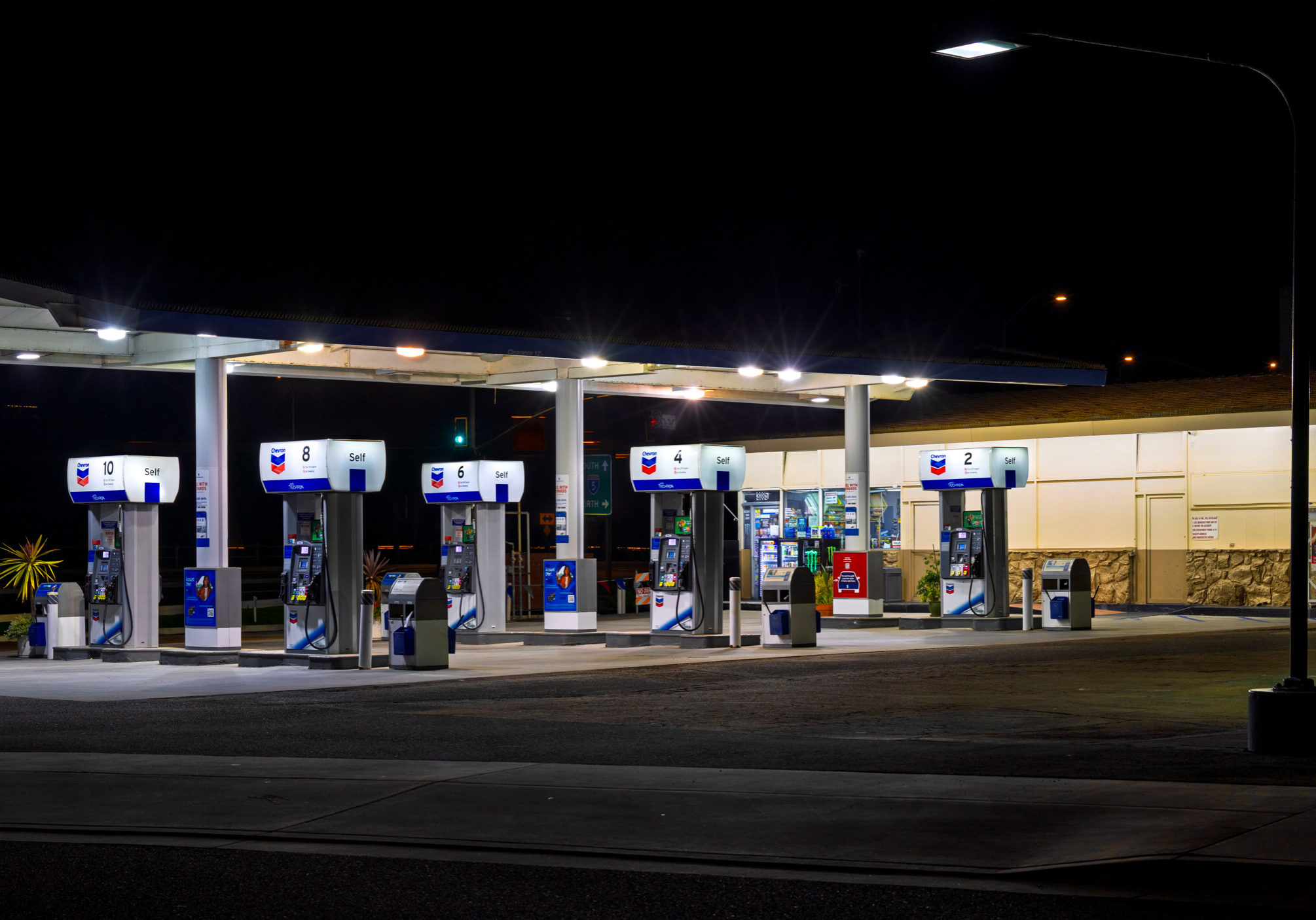 <h4>Gas Station</h4>
<p class="carousel-desc">A nocturnal stage waiting for the next anonymous traveler.</p>
<a href="#" class="slidelink">View Print Details</a>